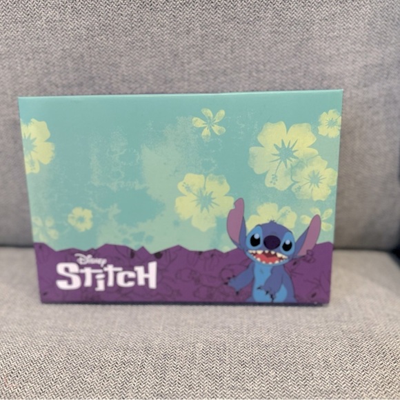 Stitch wallet and keychain set - Picture 2 of 2